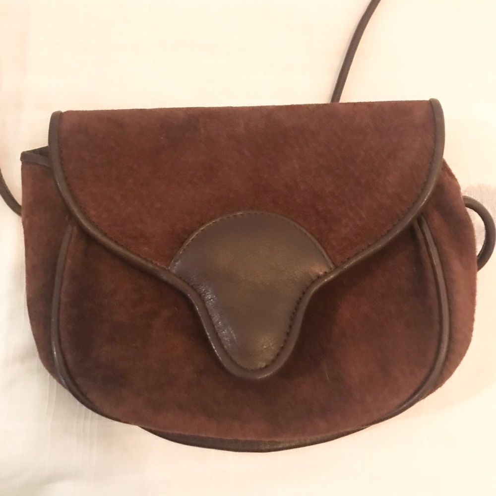 Axiom small Vintage  genuine leather purse.